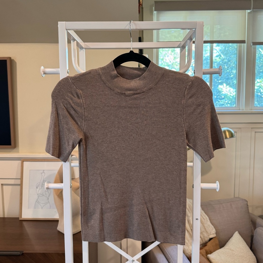 Fab’rik Mock Nexk Top